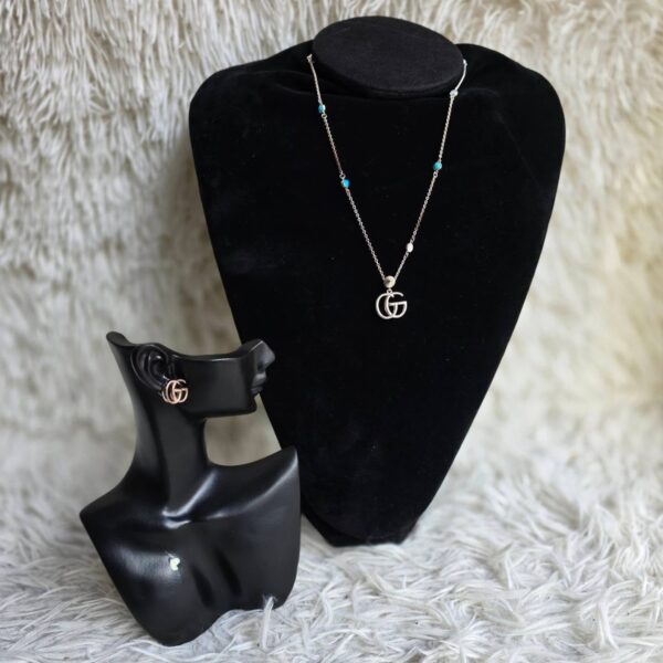 Double G mother of pearl necklace