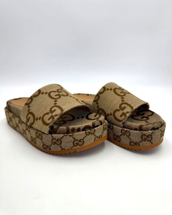 Women’s platform slide sandal