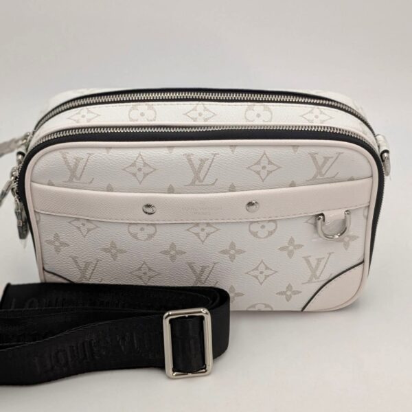 Outdoor Messenger