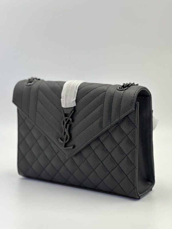 Quilted Grain De Poudre Embossed Leather