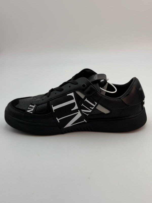 Low-Top VL7N Sneakers With Bands